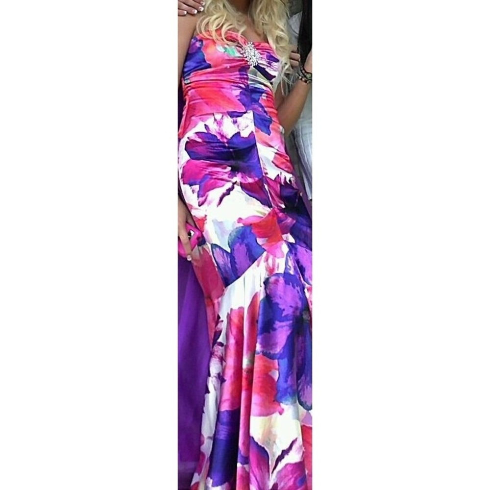 Cache Prom Dress - Picture 3 of 4